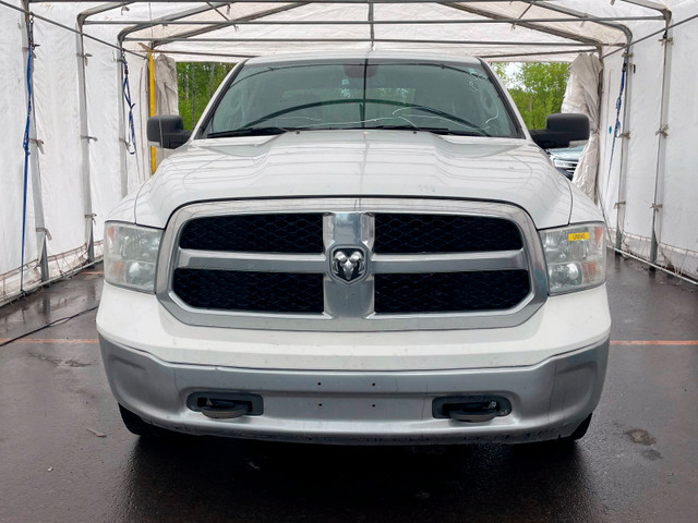 2022 Ram 1500 Classic SLT CREW 4X4 V8 GR TECH *SIÈGES / VOLANT C in Cars & Trucks in Laurentides - Image 4