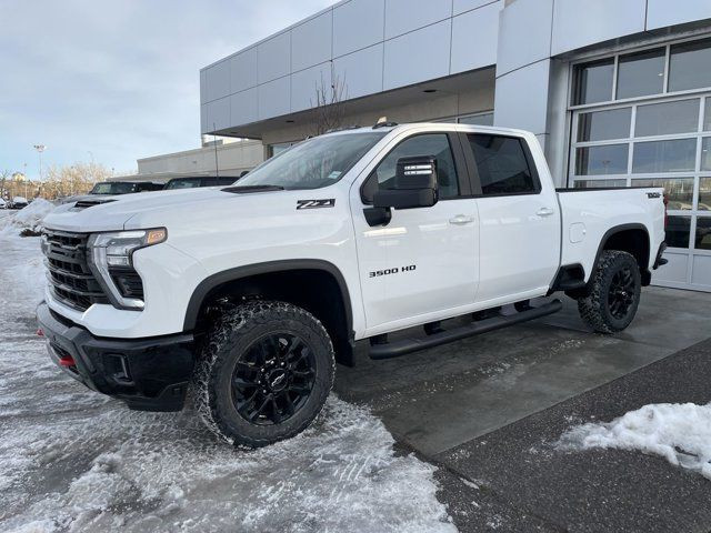 2025 Chevrolet Silverado 3500HD LT in Cars & Trucks in Calgary - Image 4