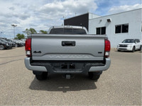 Built tough and ready for adventure, the 2021 Toyota Tacoma is a midsize pickup that blends rugged c... (image 5)