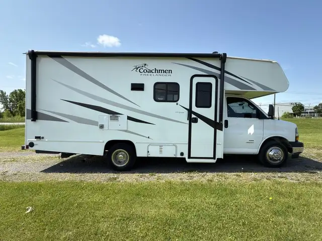 2021 Coachmen Freelander 22XG Motorisé classe C 2021 Coachmen Fr in RVs & Motorhomes in Lanaudière - Image 6