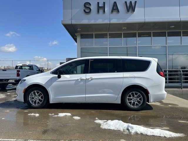 2024 Chrysler Grand Caravan SXT | HEATED SEATS | STOW N GO in Cars & Trucks in Calgary - Image 2