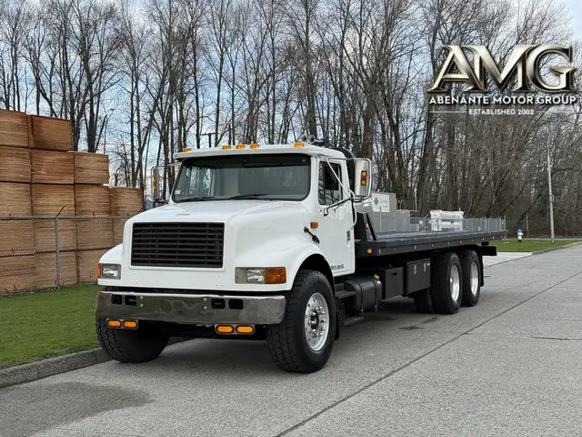 2000 International 4900 25 Foot Roll-Off Flatdeck Spicer 10 Spee in Heavy Trucks in Delta/Surrey/Langley - Image 5