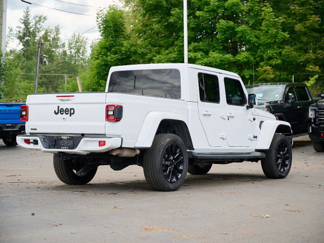 2022 Jeep Gladiator in Cars & Trucks in Kamloops - Image 4
