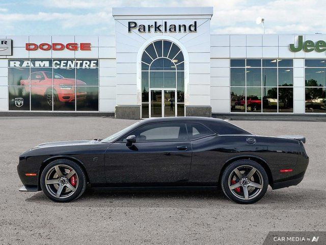 2023 Dodge Challenger SRT Hellcat Jailbreak Auto 6.2L in Cars & Trucks in St. Albert - Image 2