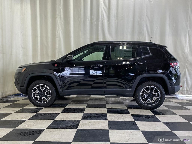 2024 Jeep Compass | TRAILHAWK Elite 4x4 | LEATHER | NAVIGATION | in Cars & Trucks in Portage la Prairie - Image 3