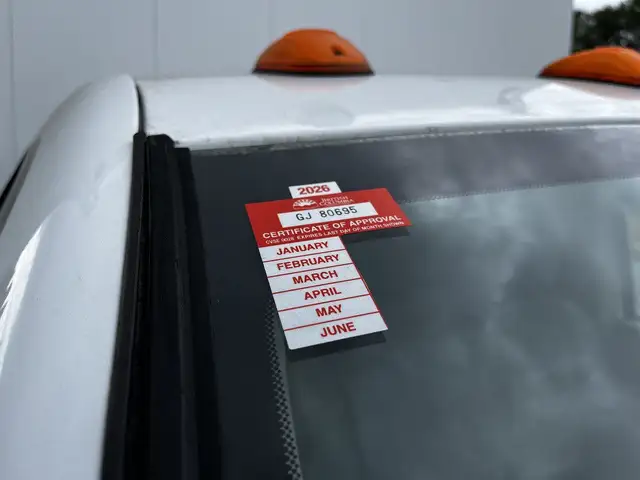 2008 Ram 5500 12 Foot Cube Van with Shelves in Heavy Trucks in City of Toronto - Image 13