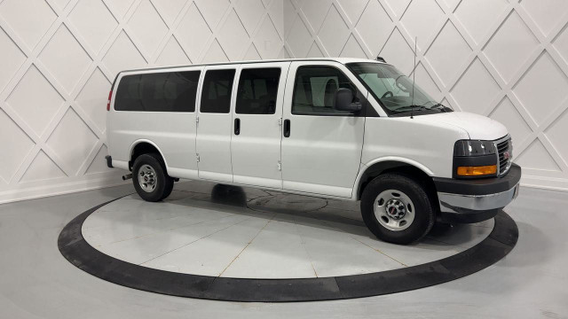 2024 GMC Savana 3500 LT LT| 15 PASSENGER| 6.6L V8 in Cars & Trucks in Markham / York Region - Image 2