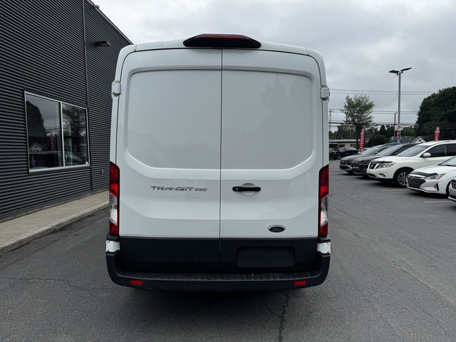 Ford Transit Van T-250 toit moyen 148 po PNBV de 9 000 lb porte  in Cars & Trucks in Trois-Rivières - Image 4