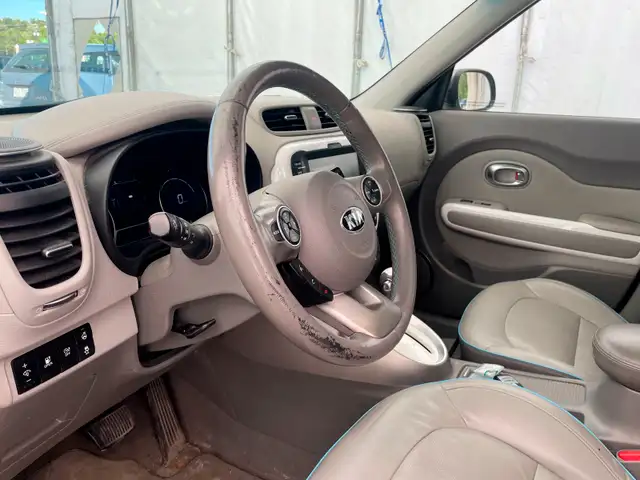 2017 Kia Soul EV Luxury *Roof* Navigation Leather Seats Ventilated / Heated USB62863709702146124