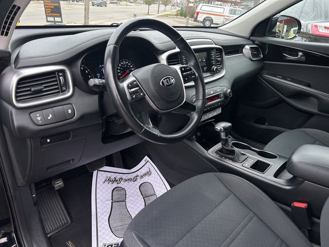  2020 Kia Sorento AWD 3.3L V6 LX+ | Htd Seats | Back Up Cam | BL in Cars & Trucks in St. Catharines - Image 3