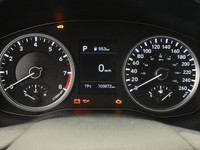 2020 Hyundai Santa Fe Preferred AWD with tons of features including leather, panoramic sunroof, heat... (image 8)