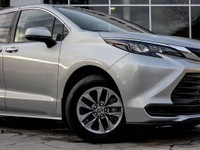 Visit our dealership to explore the recent trade-in of the 2024 TOYOTA SIENNA HYBRID LE. This except... (image 2)