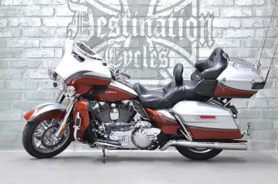2014 Harley-Davidson CVO Ultra Limited FLHTKSE for sale! This is a one owner bike and trailer. Bike...