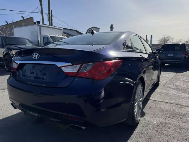 2013 HYUNDAI Sonata Limited in Cars & Trucks in Laval / North Shore - Image 2