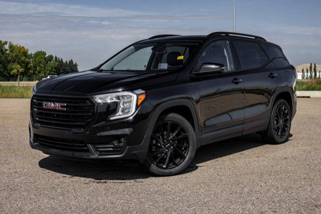 2024 GMC Terrain SLT 4X4 LEATHER LOADED SUNROOF in Cars & Trucks in Strathcona County