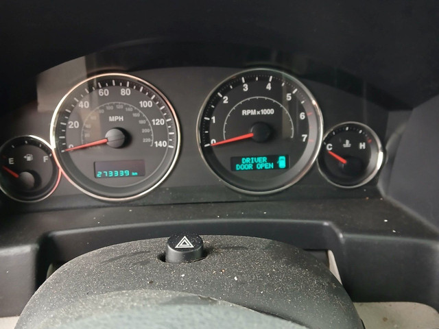 2007 Jeep Commander Limited in Cars & Trucks in North Bay - Image 2