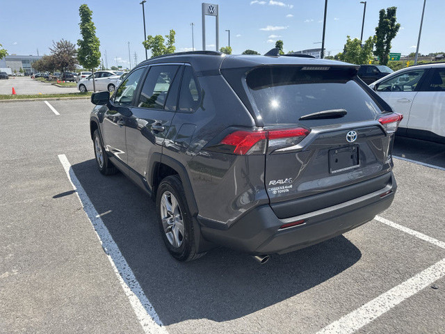 2022 TOYOTA RAV4 LE HYBRIDE AWD BAS KM ECRAN CARPLAY SIEGE CHAUF in Cars & Trucks in Laval / North Shore - Image 4