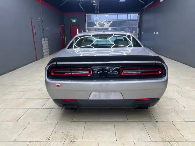 2016 Dodge Challenger in Cars & Trucks in Edmonton - Image 9