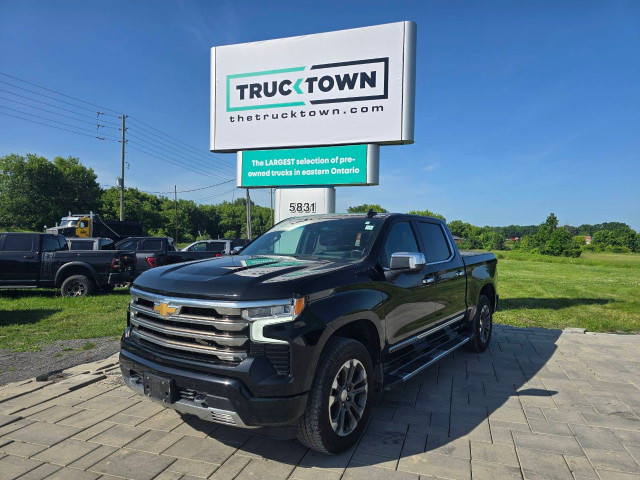 2022 Chevrolet Silverado 1500 in Cars & Trucks in Ottawa