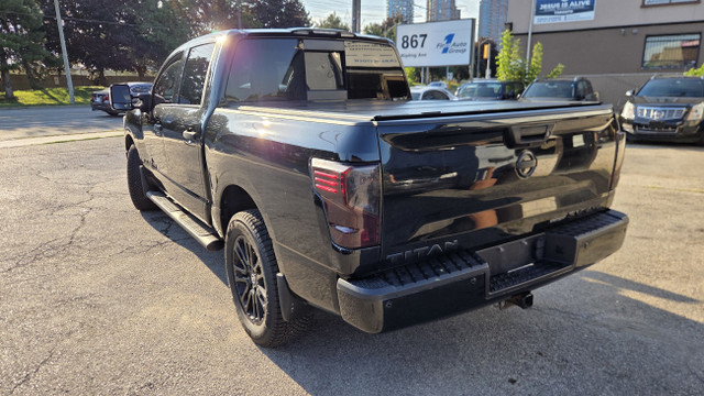 2018 Nissan Titan 4x4 Crew Cab SV Midnight Edition in Cars & Trucks in City of Toronto - Image 3
