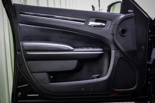 2022 Chrysler 300 S • SUNROOF • NAV • HEATED LEATHER • PREM. AUD in Cars & Trucks in Kingston - Image 10