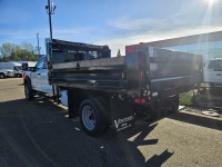 2023 Ford Super Duty F-550 DRW XLT 4WD Crew Cab 203" WB 84" CA, 12ft Gravel Box, 6.7L V8 Diesel, Rem... (image 5)