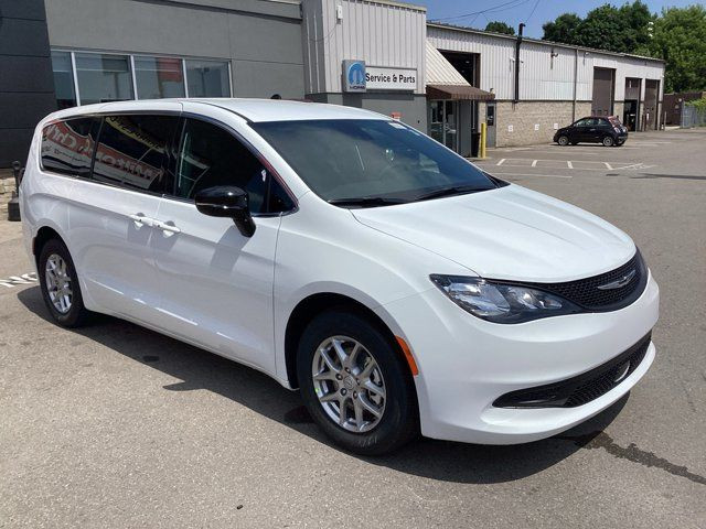 2025 Chrysler Voyager LX in Cars & Trucks in Oakville / Halton Region - Image 3