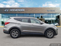 Experience the refined comfort and capable all-wheel drive of this 2016 Hyundai Santa Fe Sport Premi... (image 5)
