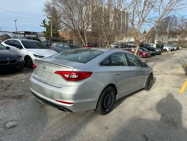 2017 Hyundai Sonata 4dr Sdn 2.4L Auto in Cars & Trucks in City of Toronto - Image 18