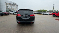 EXECUTIVE CROSSTOWN DEMO! This 2024 CHRYSLER VOYAGER LX has the following options Cloth Bucket Seats... (image 6)
