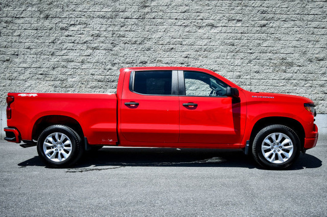 2022 Chevrolet Silverado 1500 Custom • REMOTE START • EZ LIFT TA in Cars & Trucks in Cornwall - Image 2