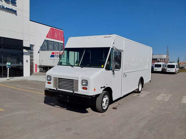 2022 Ford F-59 Commercial Stripped Chassis 208" WB, P1000 18ft U in Cars & Trucks in Calgary
