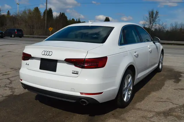 2017 Audi A4 4dr Sdn Auto Komfort quattro in Cars & Trucks in Markham / York Region - Image 6