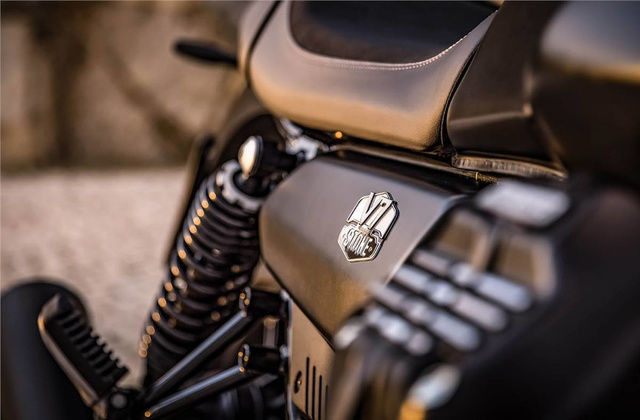 2023 Moto Guzzi V7 STONE in Street, Cruisers & Choppers in Delta/Surrey/Langley - Image 3