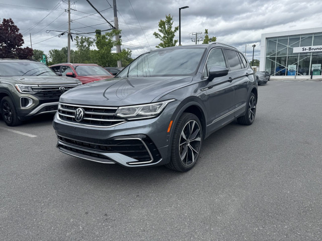 2022 Volkswagen Tiguan Highline R-Line | Cuir | Toit pano | Clea in Cars & Trucks in Longueuil / South Shore