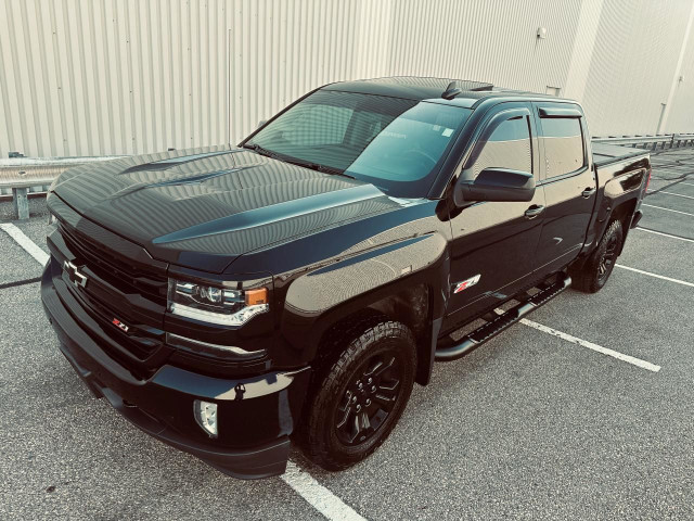 2018 Chevrolet Silverado 1500 Crew Cab 2LTZ Z71 -Triple Black Fu in Cars & Trucks in Mississauga / Peel Region