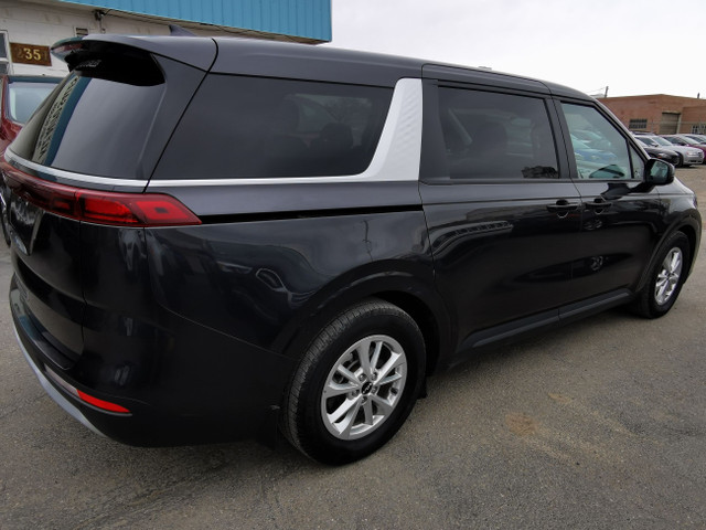 2022 Kia Carnival LX in Cars & Trucks in Lethbridge - Image 2