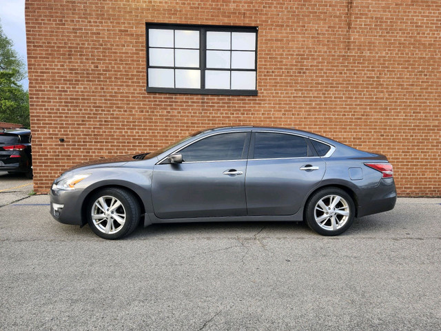 2015 Nissan Altima 4dr Sdn I4 CVT 2.5 S in Cars & Trucks in Oakville / Halton Region - Image 4