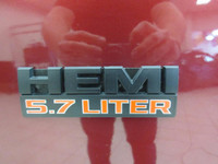 RAM 1500 CLASSIC 2019 EXPRESS V8 5.7 LITRES HEMI QUAD-CAB BOITE 6'4" PIEDS 4X4 TOUT ÉQUIPÉ AVEC SEUL... (image 7)