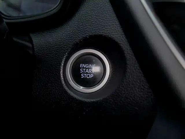 2022 Toyota COROLLA CROSS LE AWD *TOIT* SIÈGES / VOLANT CHAUF GR in Cars & Trucks in Laurentides - Image 27