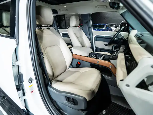 2023 Land Rover Defender 110 SE/PANO/360 CAM/MERIDIAN/CARPLAY/CL in Cars & Trucks in Mississauga / Peel Region - Image 28