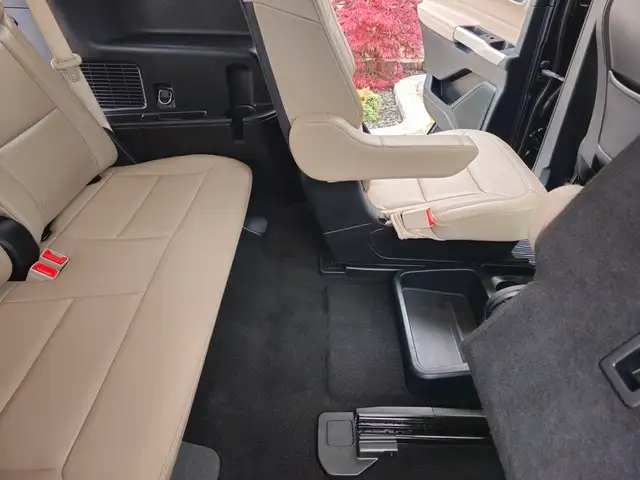 2020 Ford Explorer XLT 4WD in Cars & Trucks in Chatham-Kent - Image 46