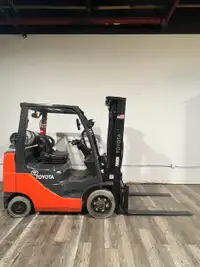 Toyota 5000lbs cap forklift 3 stage w side-shift Certified