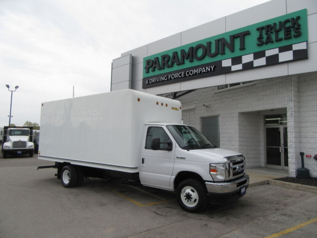 2022 Ford E-450 16FT CUBE VAN WITH ROLLOUT RAMP in Cars & Trucks in Oakville / Halton Region