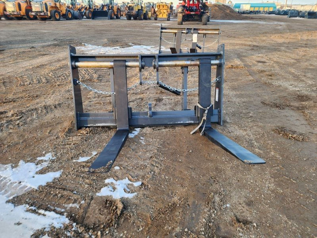 1900 AMI Attachments 72in. Wide Pallet Fork in Heavy Equipment in Lethbridge - Image 2