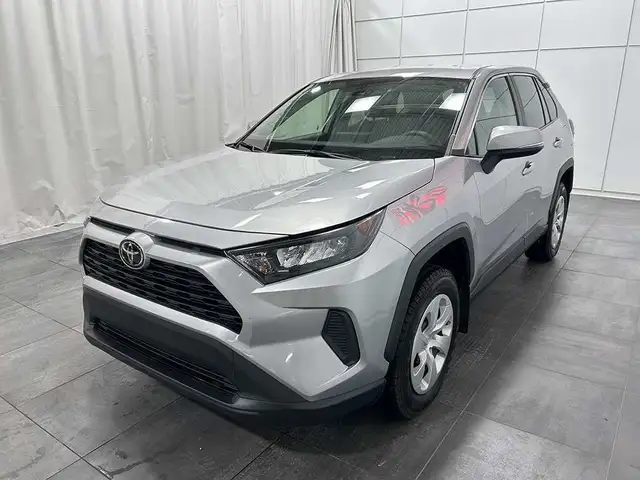 2024 Toyota RAV4 LE AWD - SIEGES CHAUFFANTS - BLUETOOTH in Cars & Trucks in Québec City - Image 4