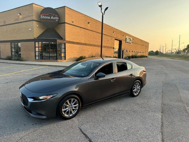 2019 Mazda Mazda3 GX Automatic Blind spot Clean Carfax Certified in Cars & Trucks in Mississauga / Peel Region