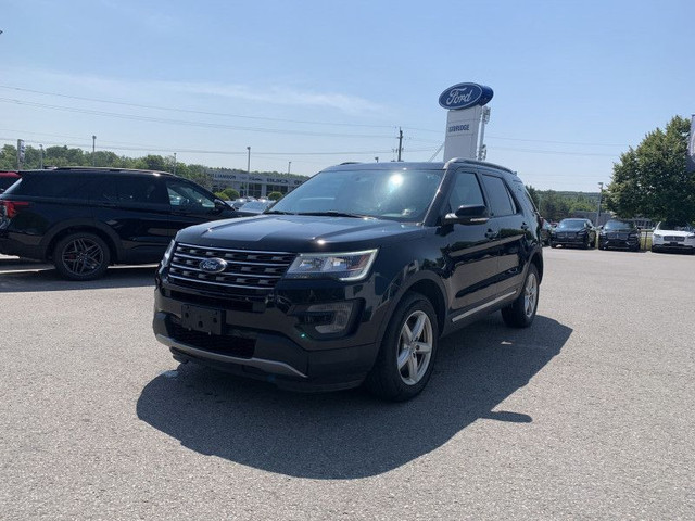 2017 Ford Explorer XLT - Leather/Roof/Heated Seats + More!!! in Cars & Trucks in Kawartha Lakes