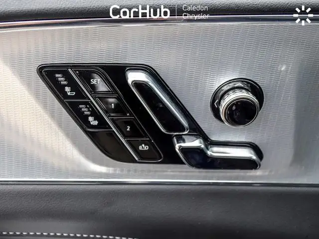 2024 Cadillac LYRIQ Tech Pano Sunroof 33Display Blind Spot Navi in Cars & Trucks in Mississauga / Peel Region - Image 18
