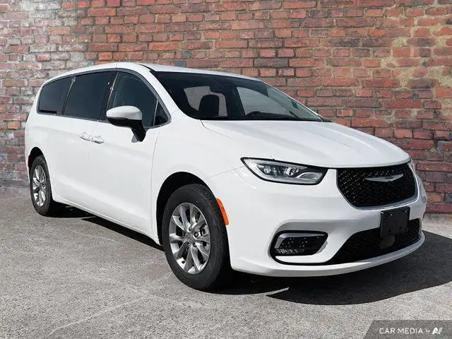 2023 Chrysler Pacifica Touring L in Cars & Trucks in Dartmouth - Image 8